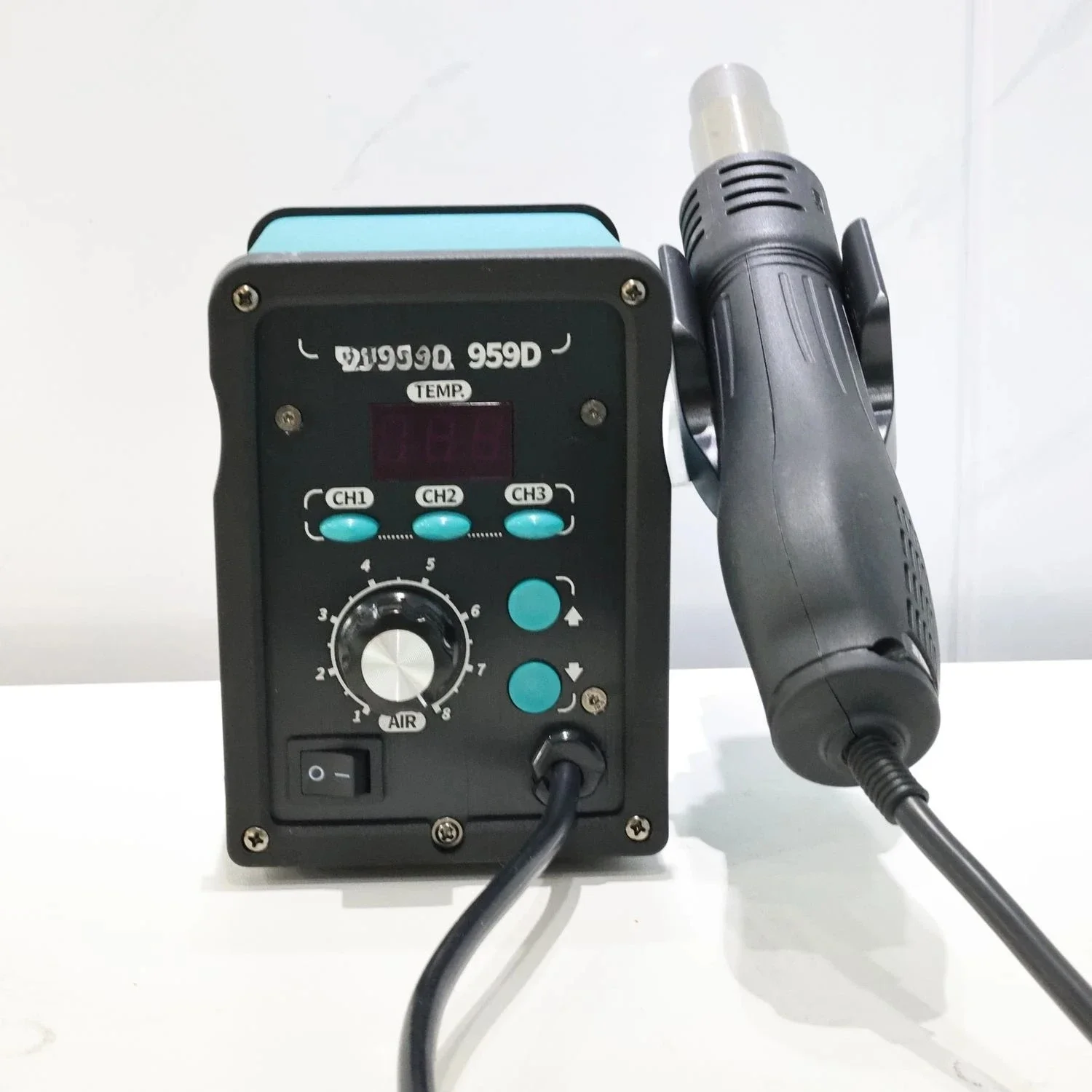 959D 220V/110V 650W Hot Air Gun Digital Soldering Station Desoldering Station Iron Tool Solder Welding + 4 Air nozzles