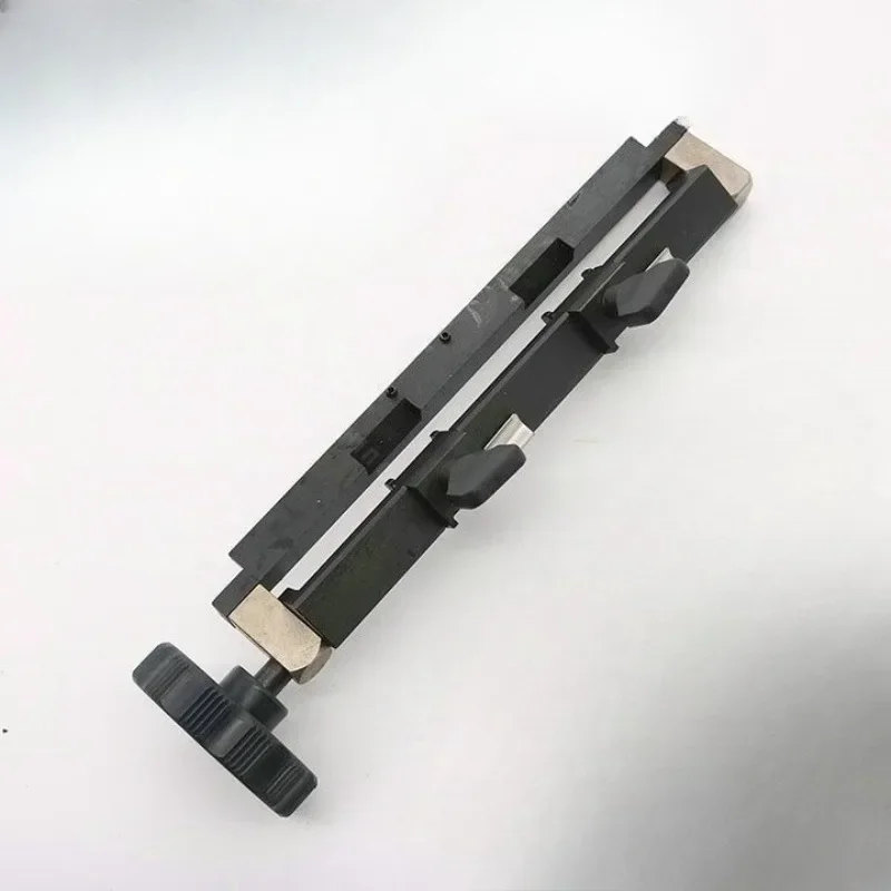 

Double head horizontal key copying machine, special diamond fixture