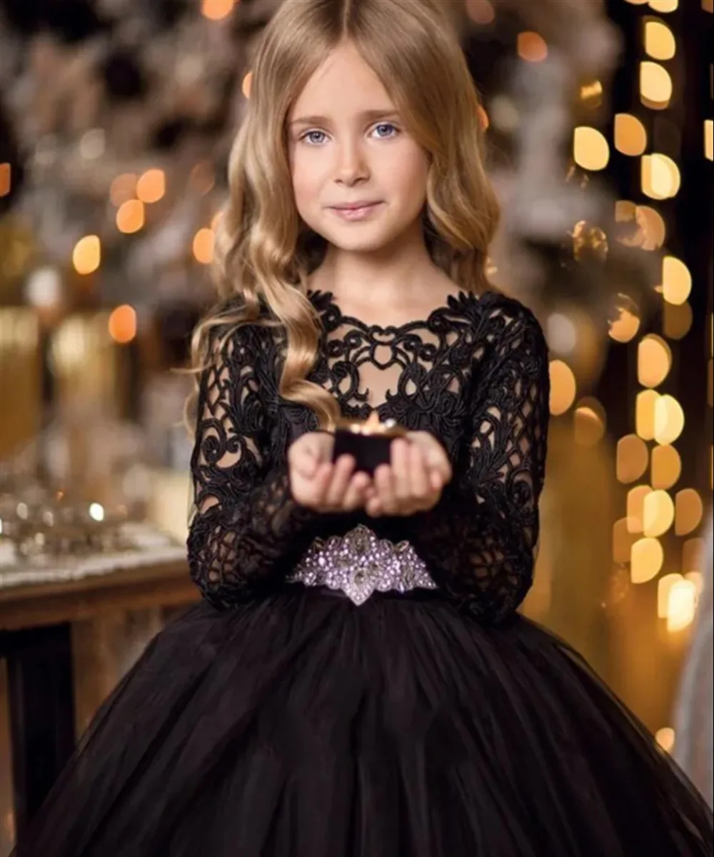 فستان زفاف أنيق لفتاة الزهور باللون الأسود من التول بأكمام طويلة مع حزام للأطفال فستان التواصل الأول لحفلات أعياد الميلاد وأعياد الميلاد
