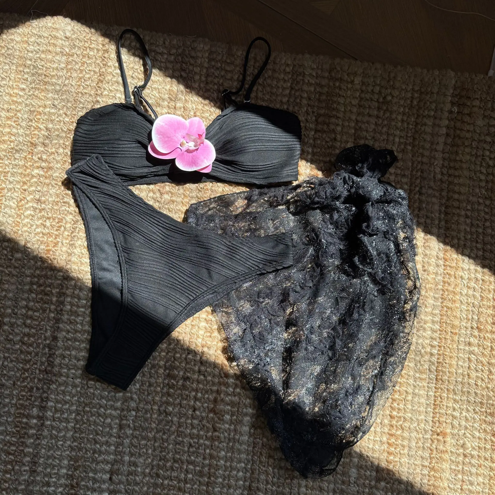 Sexy Blumen-Bandeau-Bikini-Sets, 3-teilig, mit Blumen-Spitzenbezug, Rock, Tanga, Badeanzüge, Badeanzug, Strand-Outfits, Biquini, Tankini