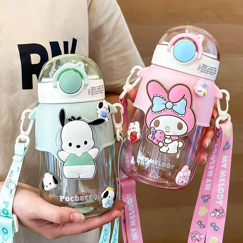 

690ml Sanrio Large Capacity Water Bottle Cinnamoroll Kuromi My Melody Portable Straw Water Cup For Outdoor Sports Fitness