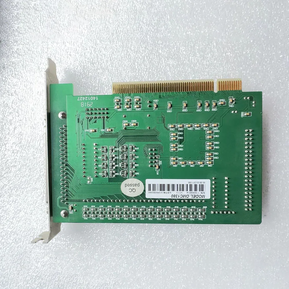 

DMC1380 Трехосная карта управления движением