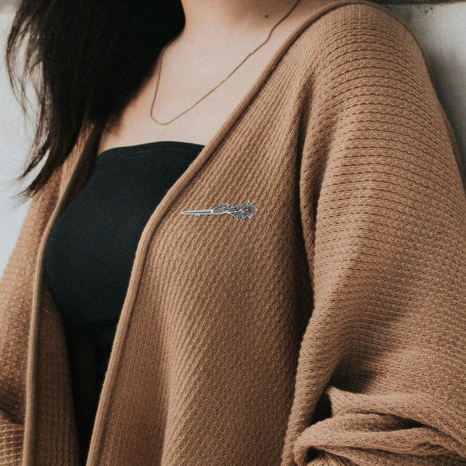 

2pcs Vintage Brooch Pins Thistle Flower Design For Women Fashion Jewelry Wedding Bouquet Decorative Lapel Pin Party Accessory