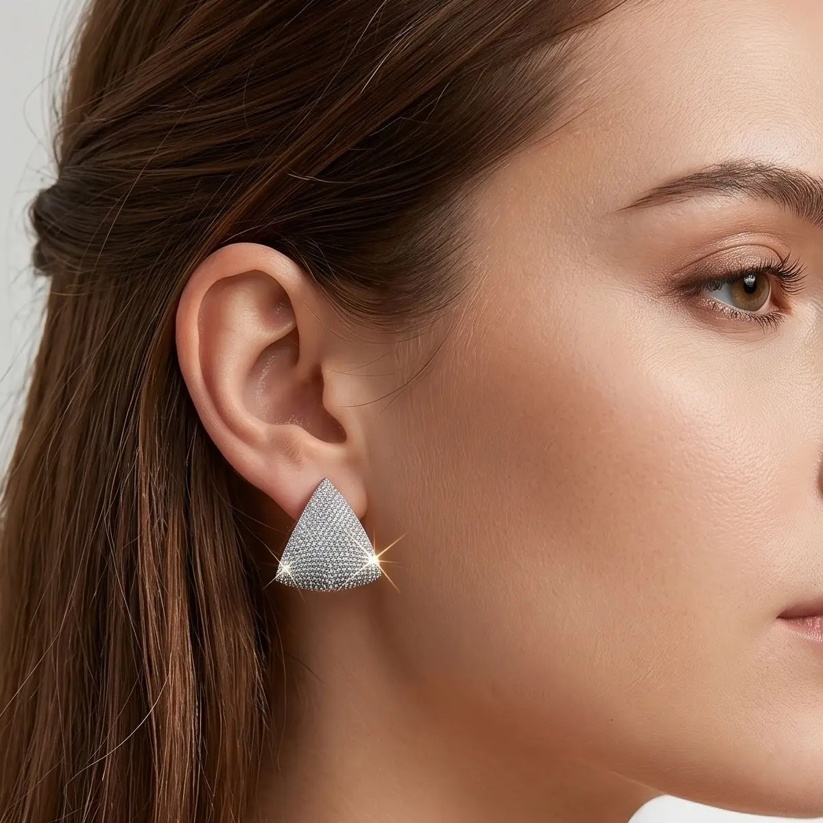 Niche simple symmetrical triangular stud earrings texture high-end sense versatile C-shaped earrings