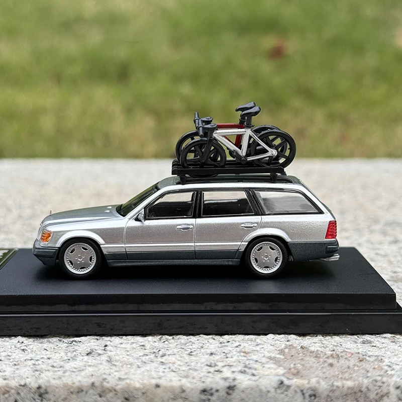 Mortal 1:64 E300 station wagon S124 Alloy MODEL CAR