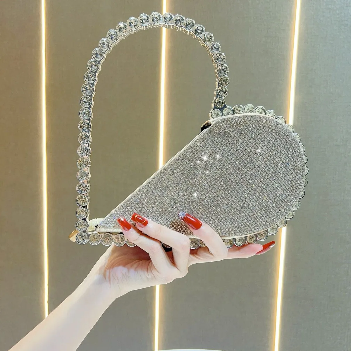 

New Heart-Shaped Rhinestone Clutch Women’s Crystal Handbag Elegant Party Purse Wedding Gift Prom Dinner Small Shoulder Bag