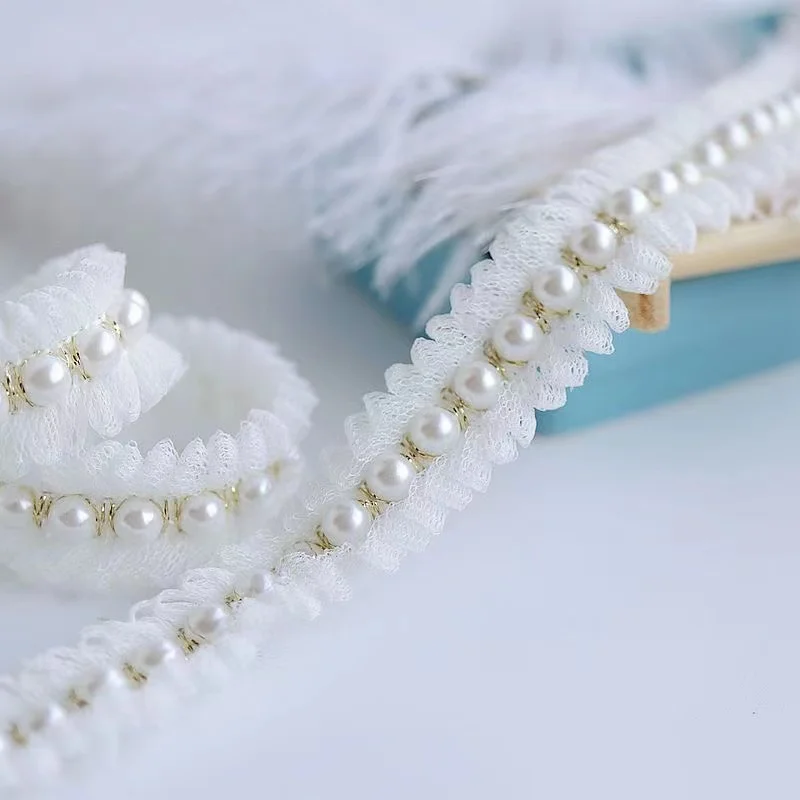 2CM geniş beyaz örgü pilili parıltılı kumaş boncuklu saçak dantel kenar Trim konfeksiyon yaka şerit düğün elbisesi DIY aplike dekor
