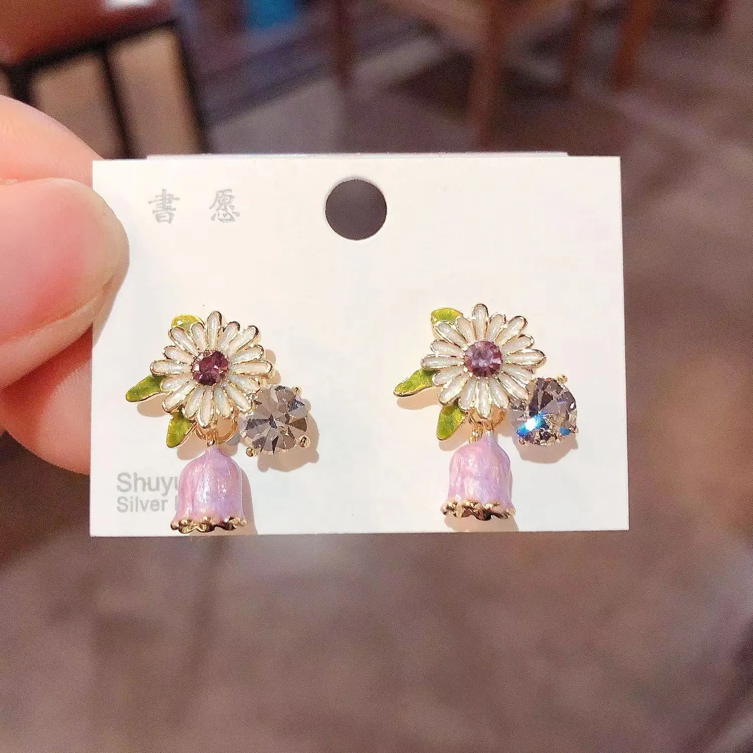 

Romantic Enamel Daisy Flower Earring For Women Lady Trendy Zircon Petal Plant Alloy Earrings Office Party Wedding Jewelry Gifts