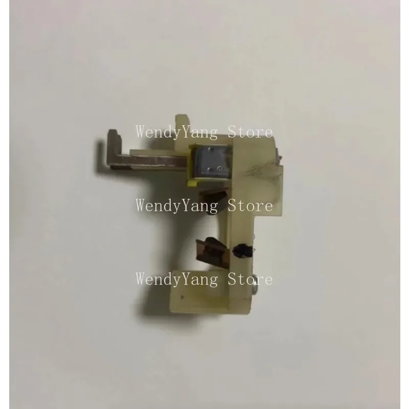 Window Glasses Lift Motor Carbon Brush for NISSAN Sylphy Window Regulator Motor Repairing 1PC