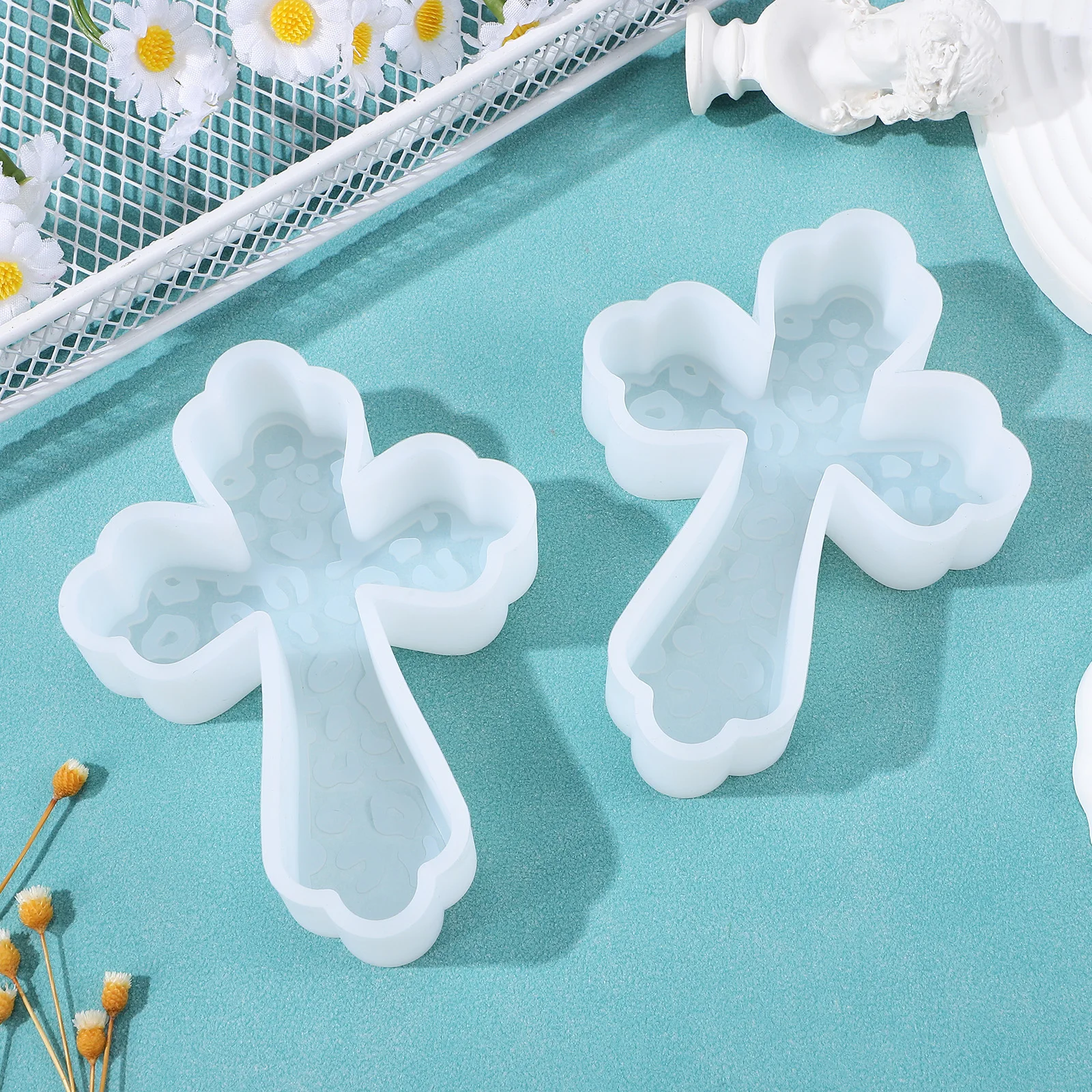 

2Pcs Cross Plaster Mold Silicone Resin Molds Keychain Epoxy Charms Craft DIY Ornaments Reusable Wax Car Freshener Jewelry Pendan