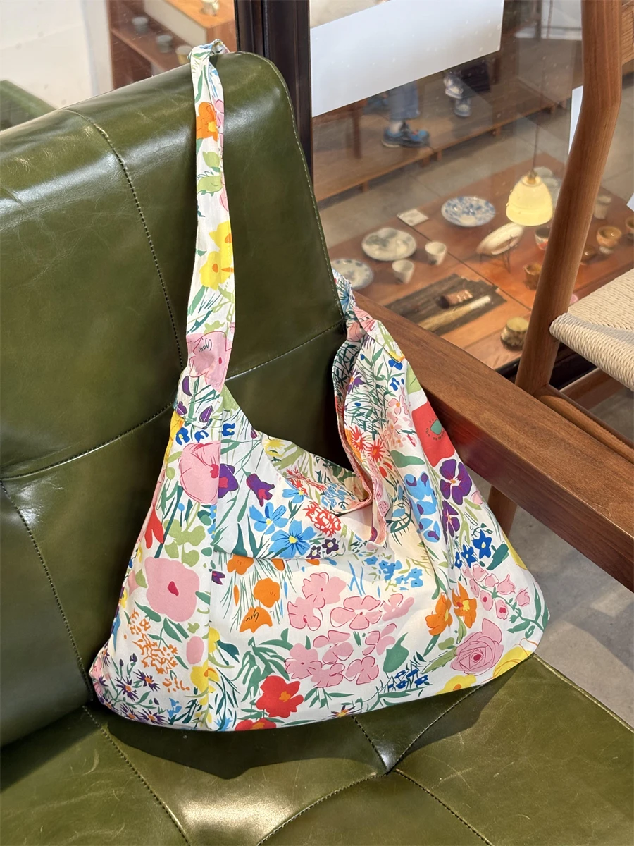

Vintage Floral Canvas Bag for Women's Korean Single Shoulder Crossbody Large Capacity Tote Bags