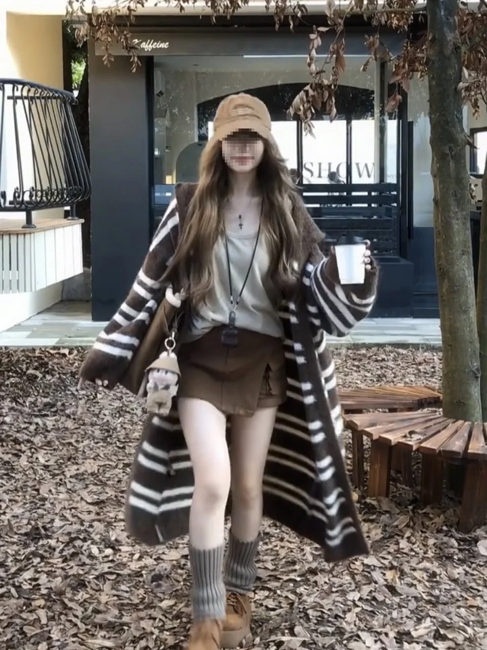 

Удлиненный кардиган розового цвета для женщин, зимний, с меховым воротником, свободного кроя, с капюшоном, блестящий, объемный, мягкий, с эффектом потертости, с карманами, теплый