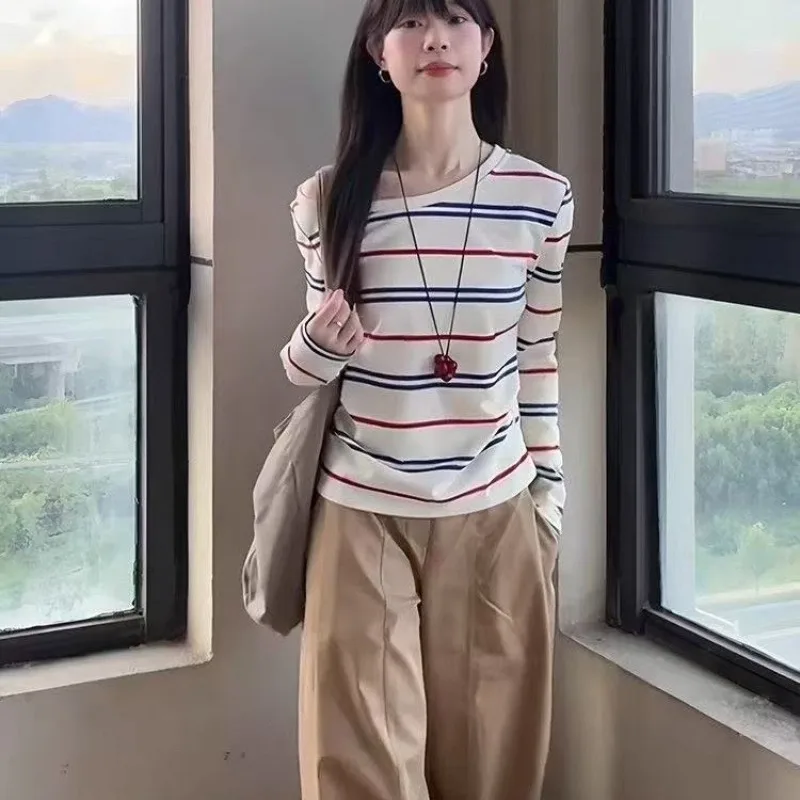 Korean-style Shoulder-length Long-sleeved Contrasting Color Women's Top Autumn Striped T-shirt Slimming Form-fitting Base Layer.