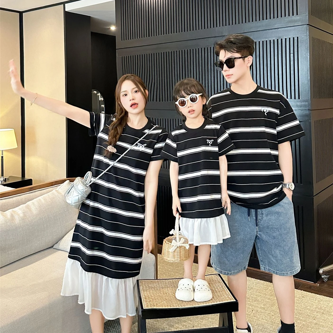 Family Matching Couple Clothes Mom Daughter Dress DadSon T Shirts Korean Parent-child Brother Sister Sibling Outfit Baby Romper