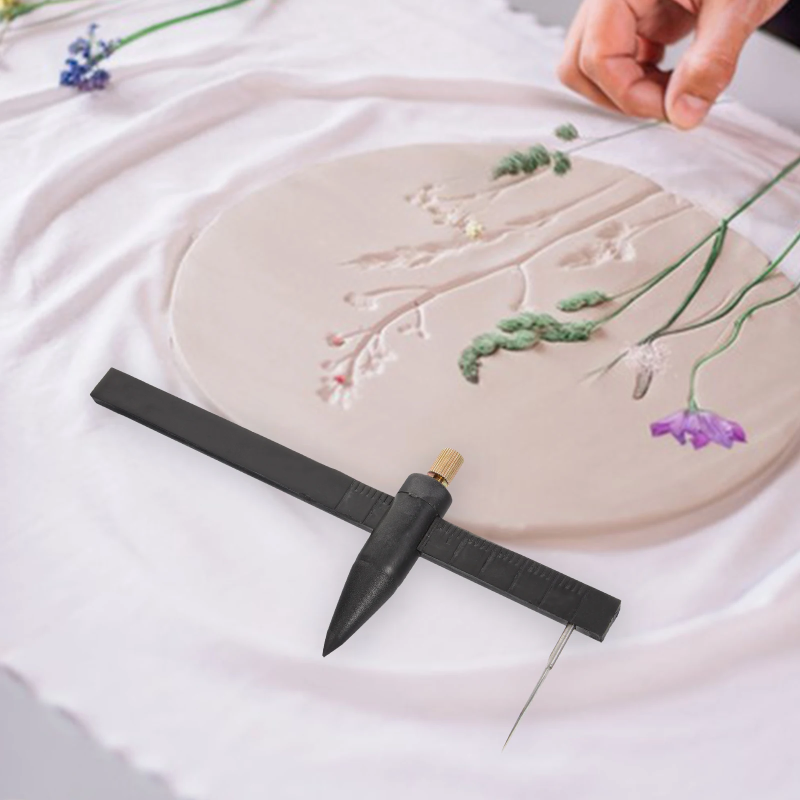 

Plastic Compass for Pottery Clay Ceramic Art Circle Templates Drawing Tool Lightweight Durable Design Suitable for Clay