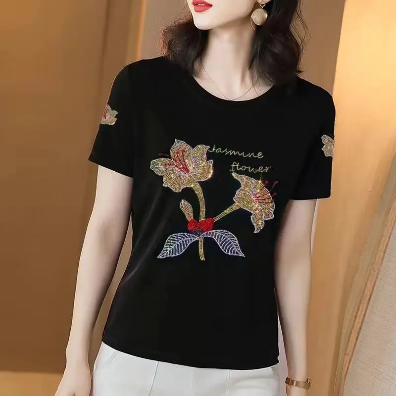2026 Summer New Women's Short Sleeve T Shirt Slimming Rhinestone Diamond Accented Blouse Fashionable for Middle Aged