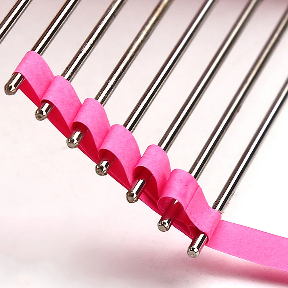 1 szt. Narzędzie do quillingu, różowy, duży, wysoce elastyczny grzebień z zębami, przenośna, trwała maszyna do zwijania papieru, gładka konstrukcja z otworami do robienia warkoczy.