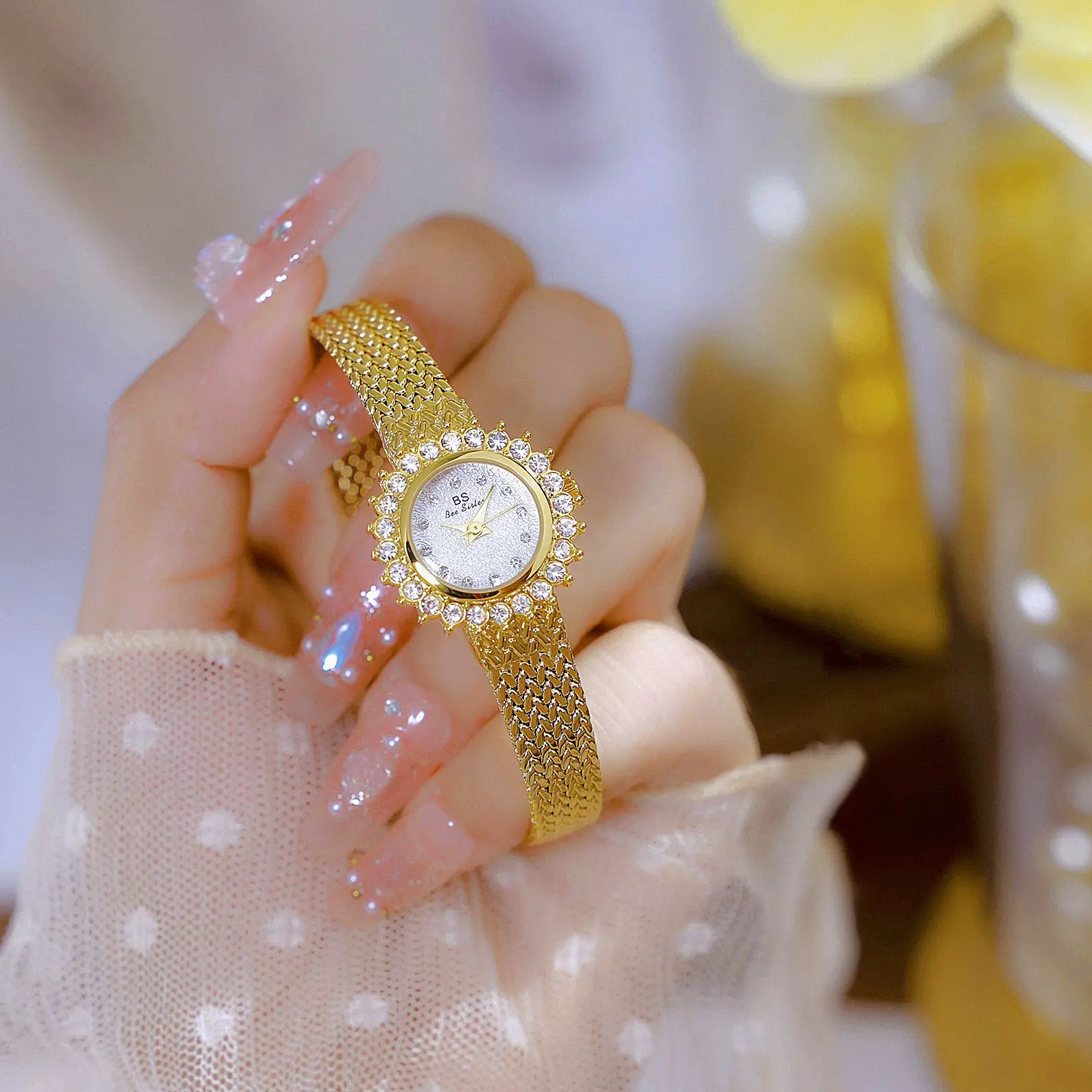 럭셔리 숙녀 시계 우아한 해바라기 다이아몬드 다이얼 방수 손목 시계 고품질 여성 브랜드 골드 시계 메쉬 벨트