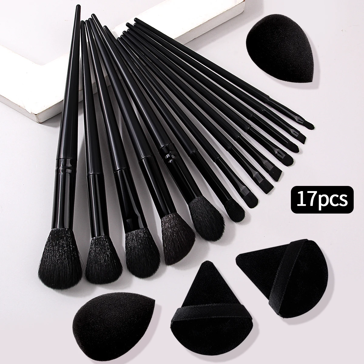 13-teiliges schwarzes Make-up-Pinsel-Set mit weichen Borsten, 4-teilig, trockenes und nasses Mehrzweck-Make-up-Powderfuff und Spongeegg-Make-up-Tools für Anfänger