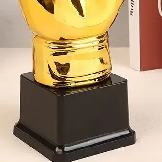 قفازات ذهبية لكأس كرة القدم الفائز بالجائزة الذهبية حارس المرمى ألعاب كرة القدم المنافسة الكبار قفاز مدرسة أطفال كأس الجوائز