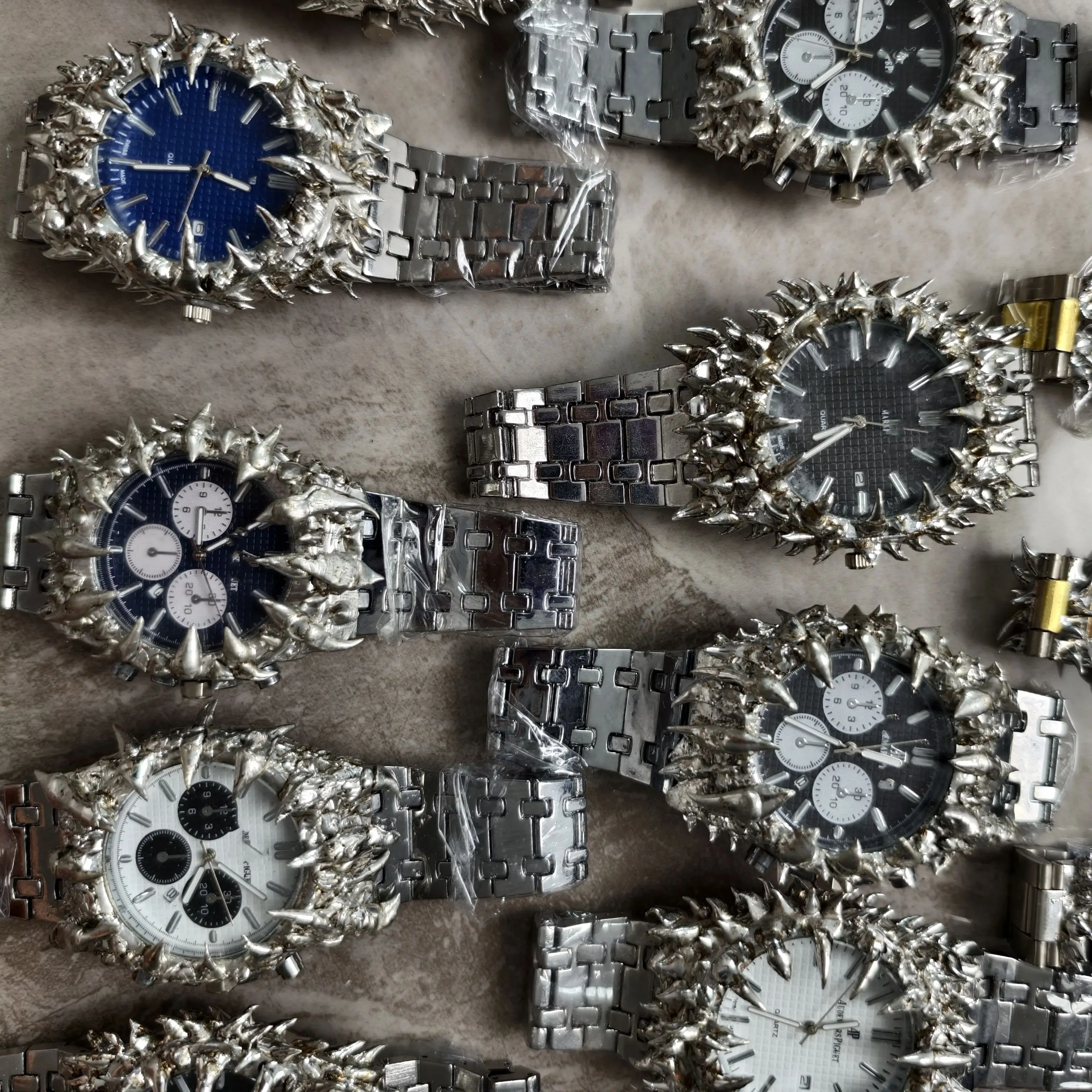 Kiosk Pioneer Trend Ghost Claw Watch Alabaster Style European and American Watch Special-Shaped High-End Niche Design