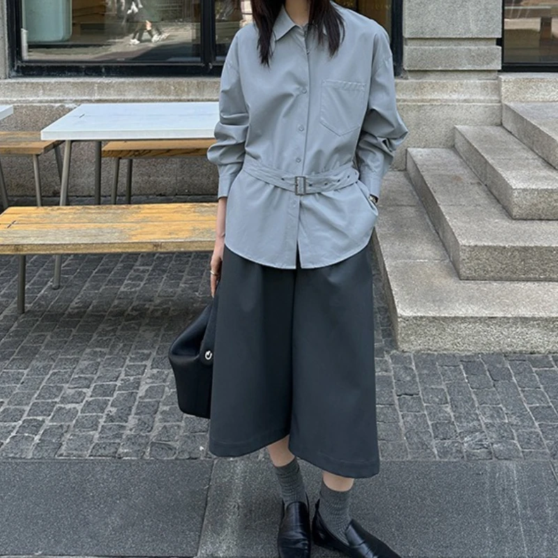 เสื้อเชิ้ตหนังปกเสื้อระดับไฮเอนด์ผู้หญิงฤดูใบไม้ร่วงใหม่หลวมและอเนกประสงค์เสื้อแขนยาวแบบมีสายรัด