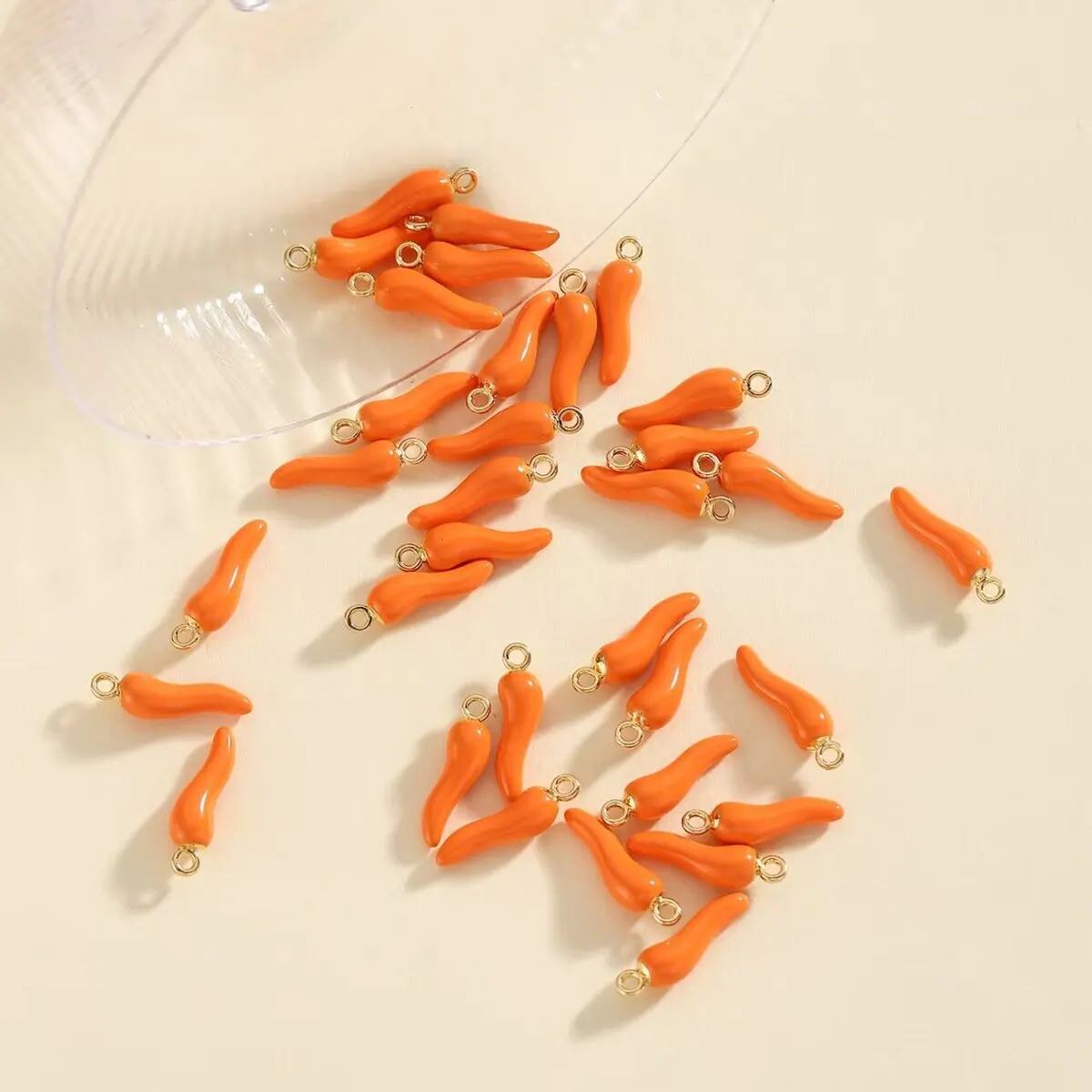 10 قطع الأحمر الفلفل الحار المينا سحر سبائك معدنية الذهب الفلفل المعلقات DIY بها بنفسك صنع المجوهرات القرط سوار قلادة #5
