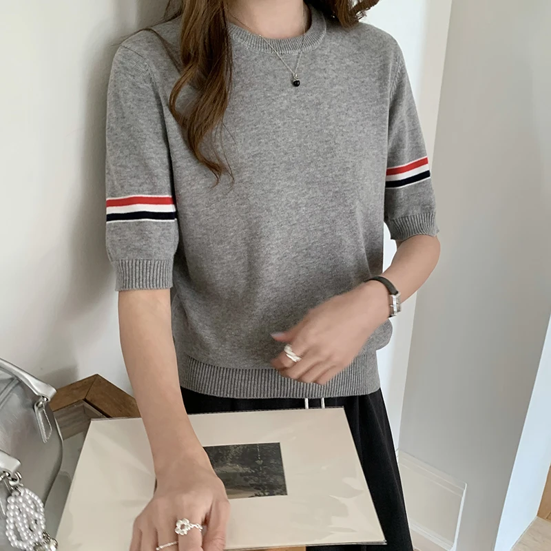 

Летняя новинка: женская футболка из 100% хлопка, повседневная, полосатая, вязаная, с коротким рукавом, свободного кроя, с круглым вырезом, модный женский топ.