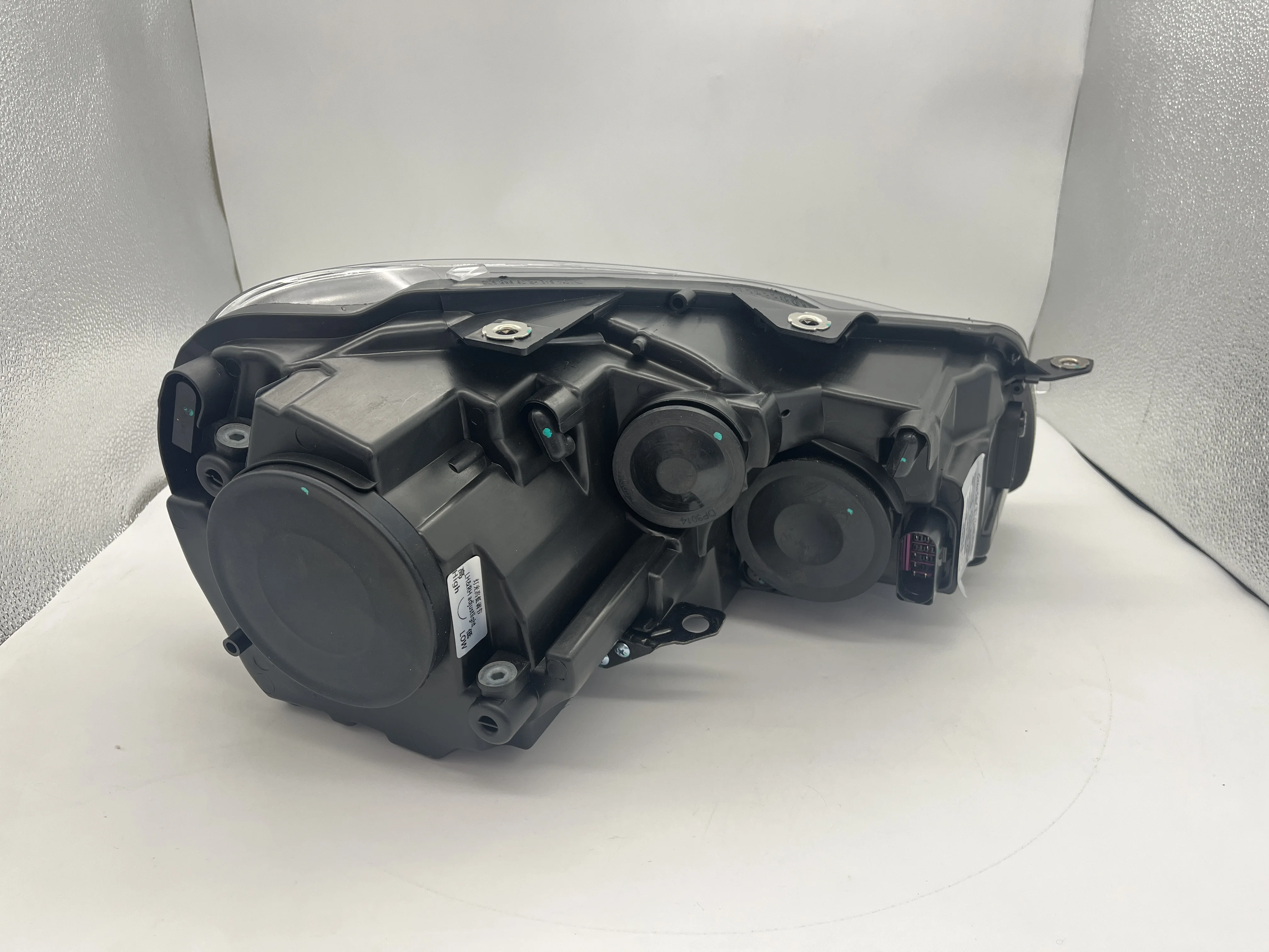 Auto LED Headlights for 2008-2013 Volkswagen Golf 6 New Condition Daytime Running Lighting System with 12V