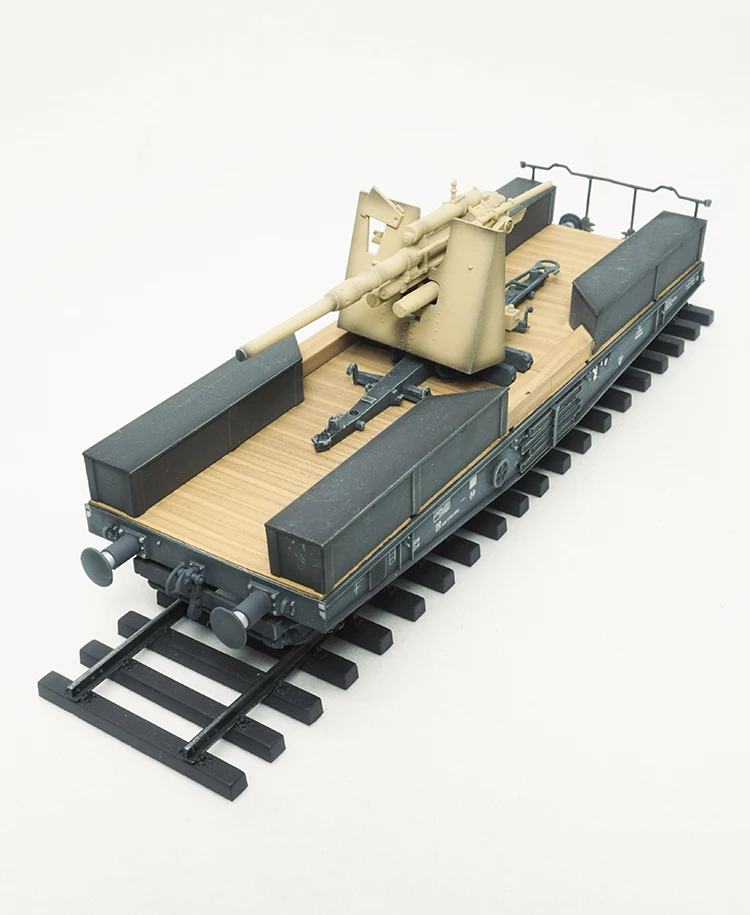 Rare 1: 72 T-M four-axle train flat trailer model with 88 guns and 4 soldiers set model  Finished product collection model