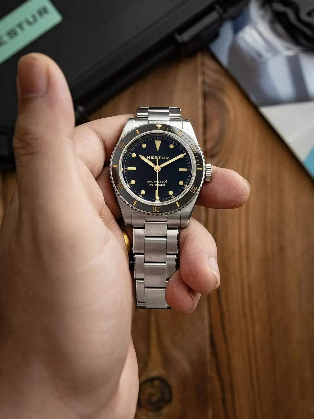 ساعة غواص فاخرة للرجال من Hestur، جديدة مطورة ريترو NH35 ميكانيكية أوتوماتيكية 6200 ساعات ياقوت مقاومة للماء 200 متر مضيئة