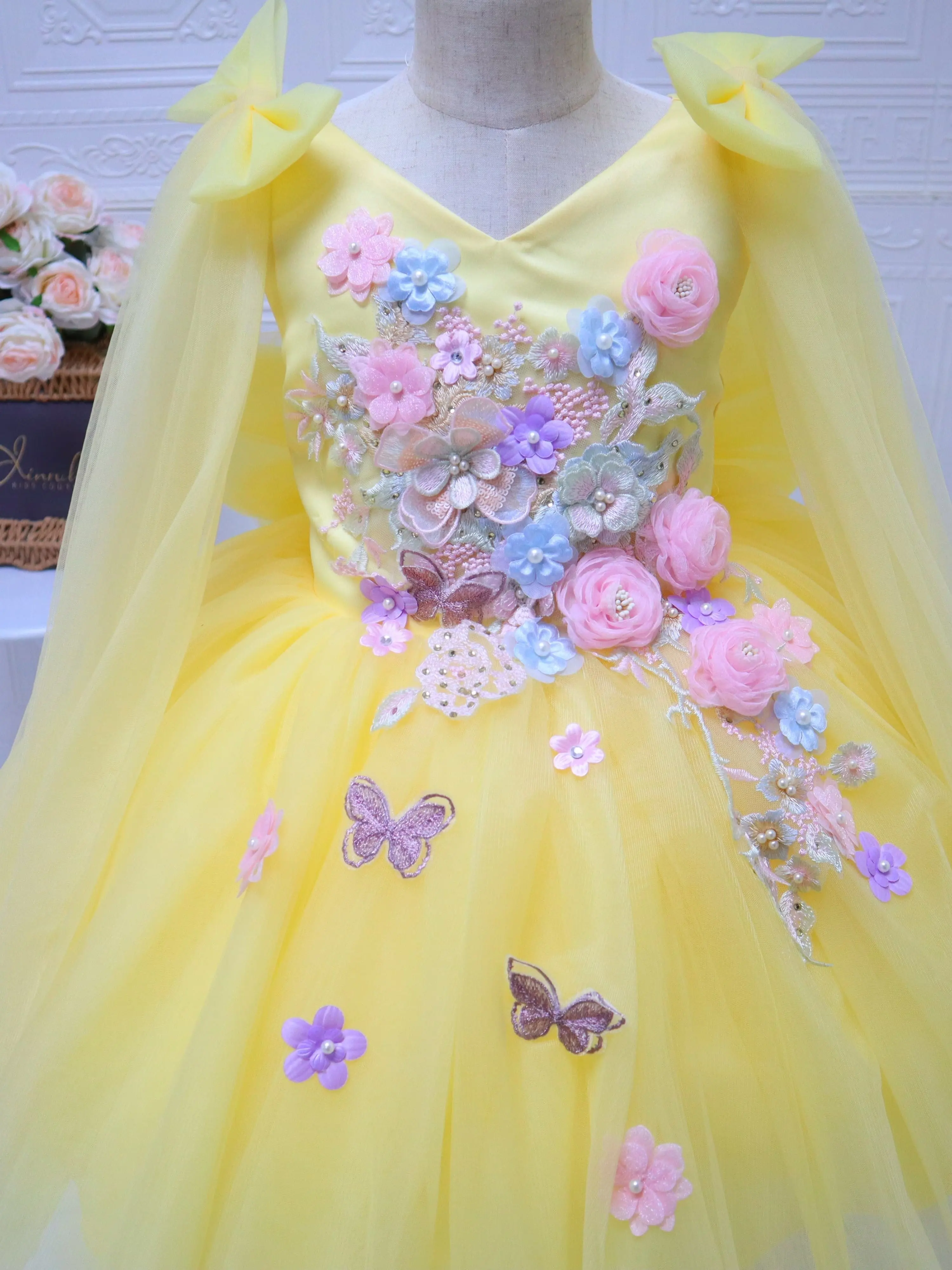 オーダーメイドの高級ドレス、女性用、結婚式のゲストドレス、花 - Embroidery Yellow Dress のレビューと価格