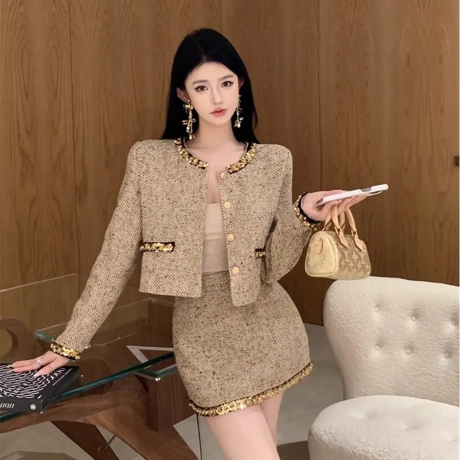 

Xiaoxiangfeng комплект с юбкой, комплект из двух предметов, весенне-осенний новый стиль, светская короткая куртка, женский модный комплект с короткой юбкой с пайетками