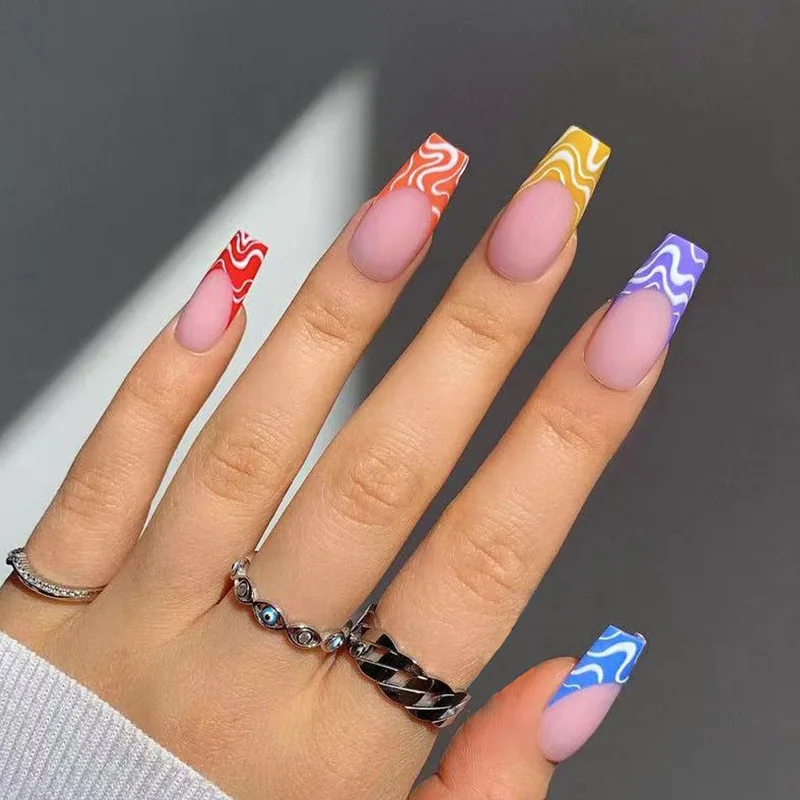 Francês destacável unhas postiças com cola, Wearable Nail Art, cor do arco-íris, padrão de onda, pressione, cobertura completa, caixão, verão