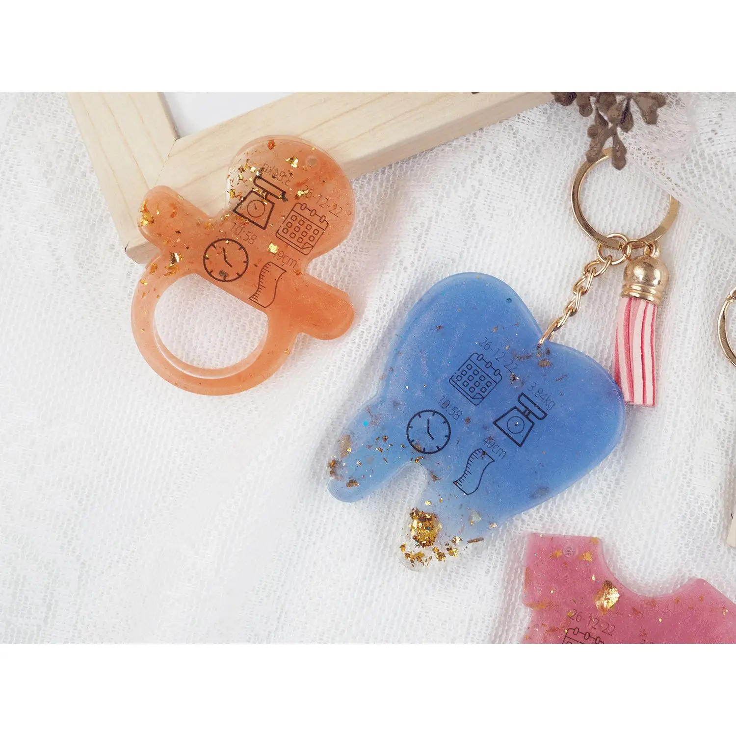 Cute Foot Bear Heart Shape Necklace Jewelry Epoxy Resin Mould DIY Crafting Keychain Pendant Silicone Mold Baby Shower Decoration