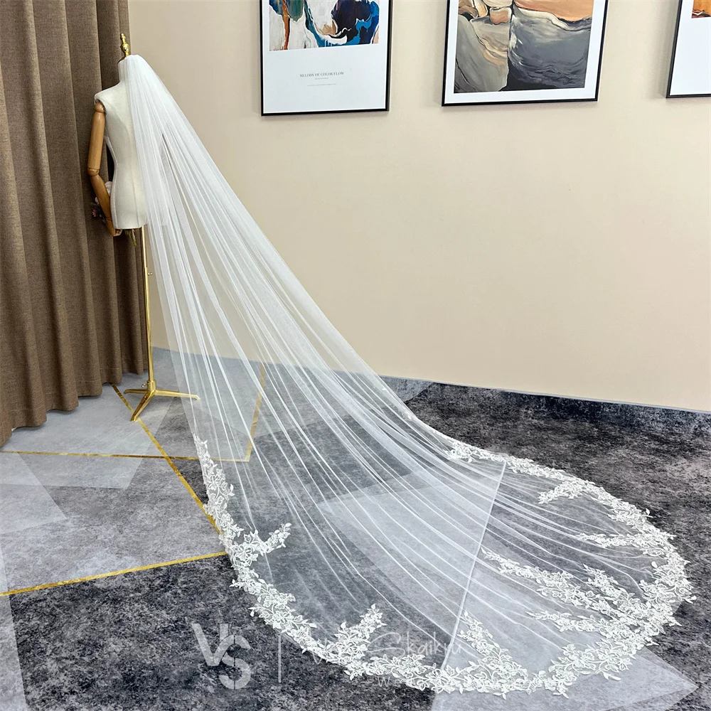 Gorgeous One Layer Ivory Wedding Veil with Lace Applique & Comb Elegant Long Cathedral Bridal Veil Stunning Accessory for Brides