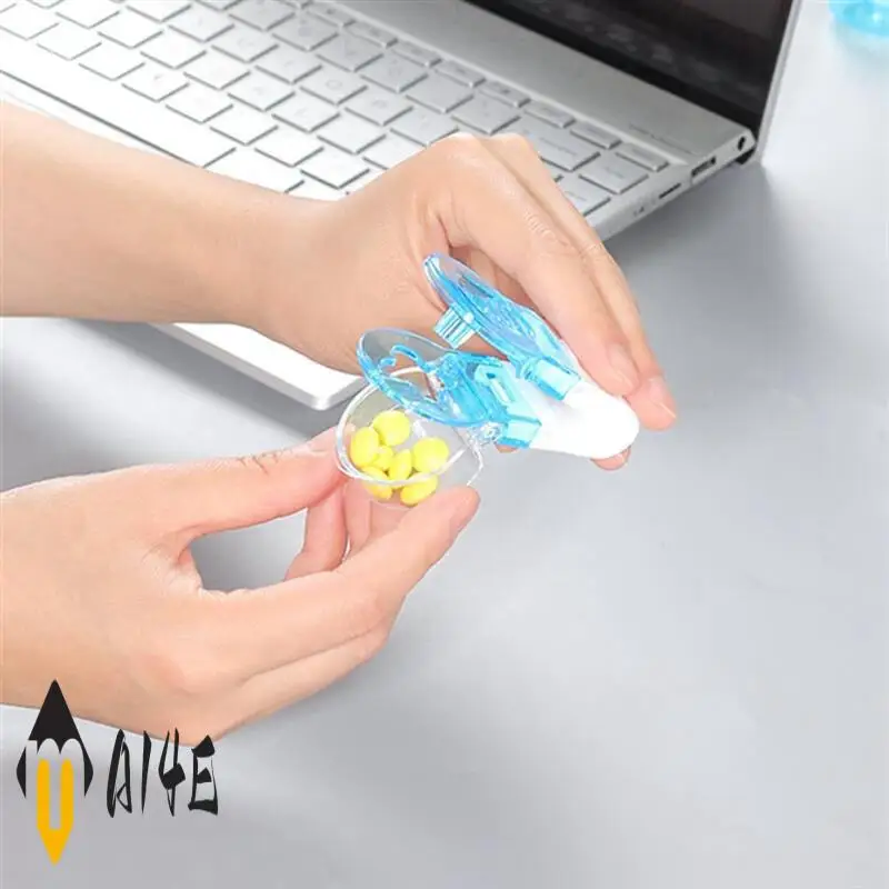 

2 Piece Portable Pill Taker Pill Dispenser Tablet Carrier Pill Cutter For Small Pills