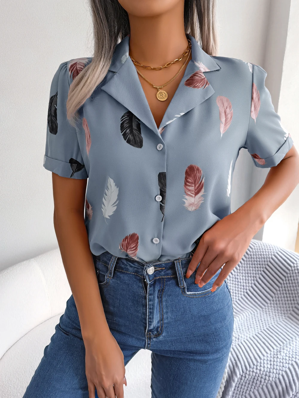2024 new women's casual printed shirt temperament suit collar feather loose short-sleeved shirt