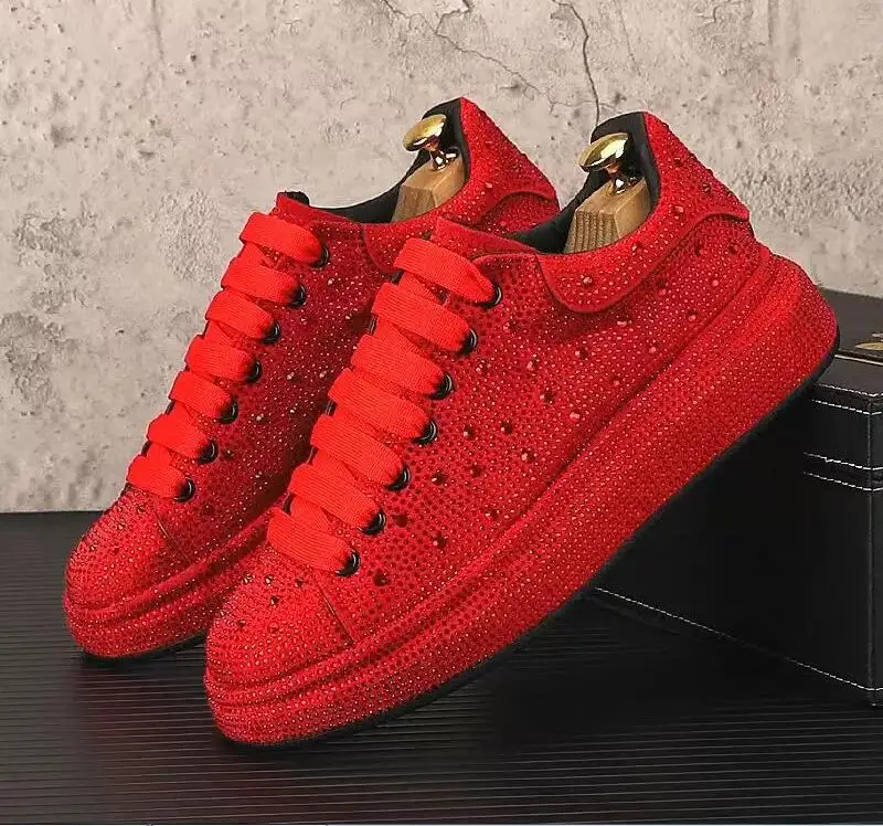 

New Rhinestone Flat Leather Shoes Fashion Men Embroidery Loafer Dress ventilate Slipper Casual Diamond Shoe 38-43