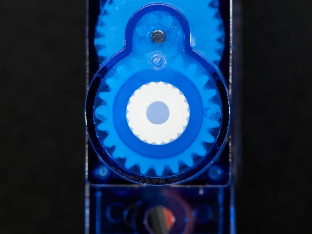 20PCS Mini Robot a 4 Gambe Design FM90 DC MOTORE Gear Box con telecomando Mini aereo in plastica Tipo Radiocomando Servo