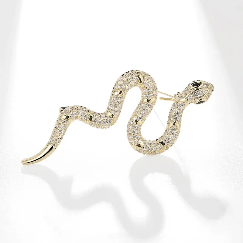 Exquisite Green Eyed Snake Brooch Women's Full Rhinestone Metal Snake Animal Luxury Clothing Pin Badge