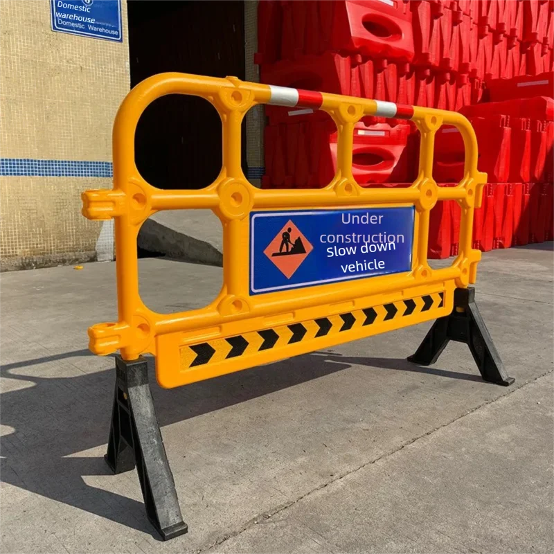 Пластиковый барьер безопасности дорожного применения, используемый для блокировкиestrians и напоминания их для правильного ремонта, можно использовать для рекламных пространств