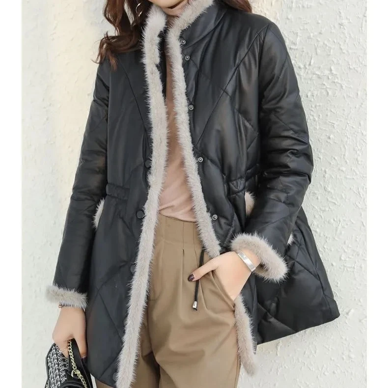 سترة جلدية للنساء لخريف وشتاء 2025 ملابس قطنية سميكة بمزاج عصري معطف نسائي متوسط الطول #5