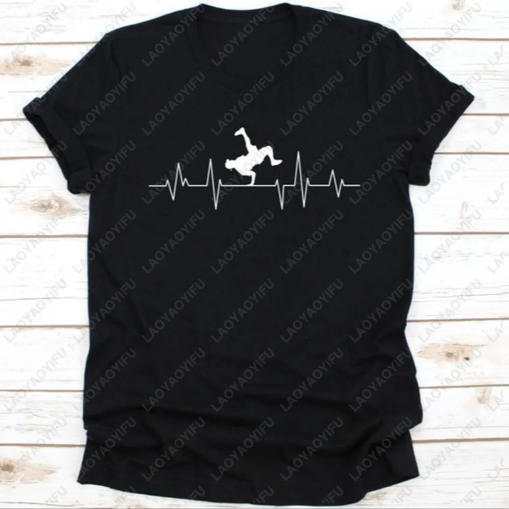 Breaking Breakdance Heartbeat Graphic Hip Hop Gift for Breakdancing Lovers T Shirt Casual Fashion Loose Man Women Clothing