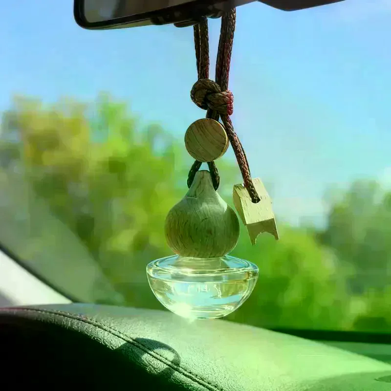 Car Perfume Bottle Ornament 1Pcs Hanging Essential Oil Diffuser for Auto Aroma Decoration and Fresh Atmosphere
