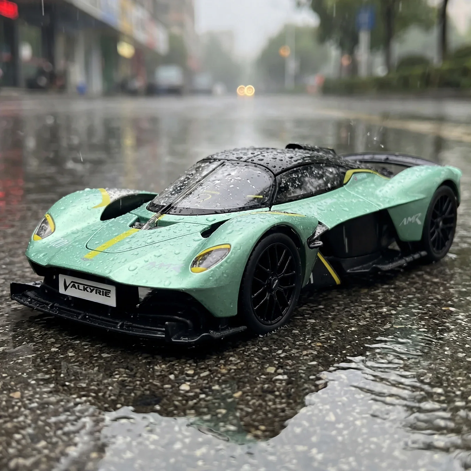 

1:18 Scale Aston Martin Valkyrie Alloy Toy Car Metal Diecast Model Hypercar Desktop Display Ornaments Trendy Home Decoration