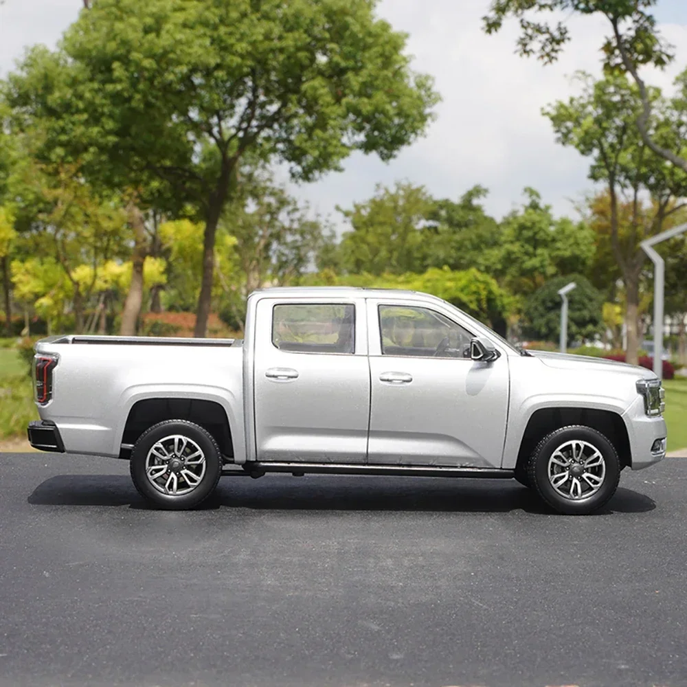 يموت الصب سبيكة نموذج شاحنة صغيرة ل 1:18 مقياس جيانغلينغ أفينيو بيك اب المعادن محاكاة سيارة جمع هواية هدية صندوق تذكارية