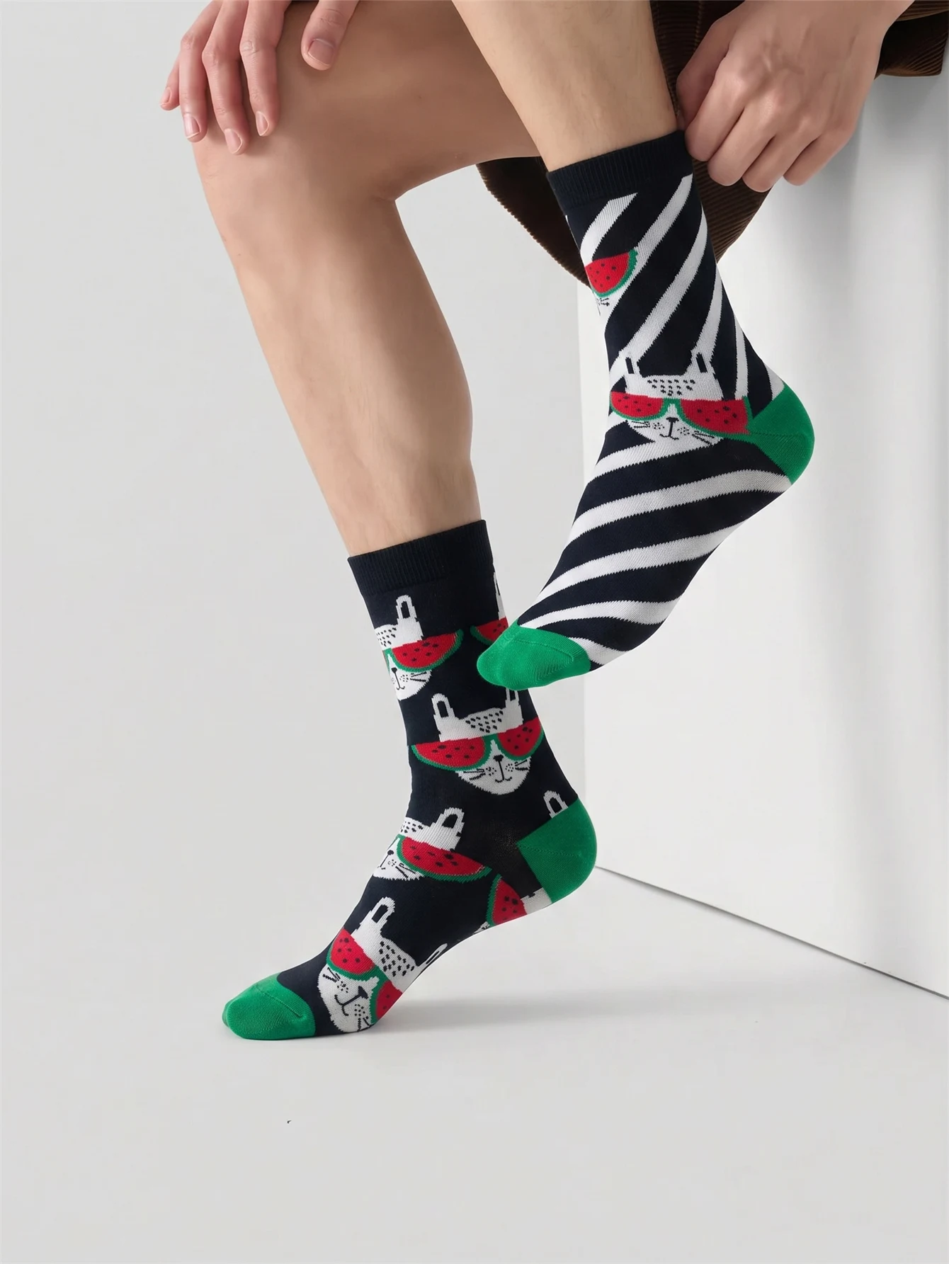 1 Pair Funny Novelity Cotton Socks For Men Cat Watermelon Print Mid-calf Socks All Seasons Wear
