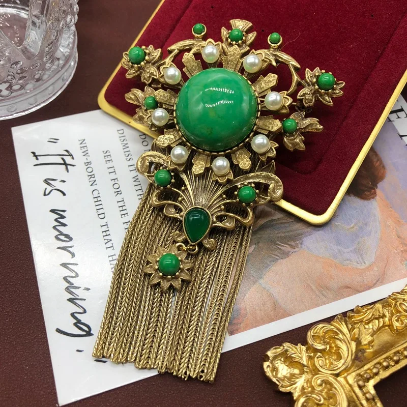 Copper material distressed brooch inlaid  pearls stones tassel corsage retro brooch coat accessories