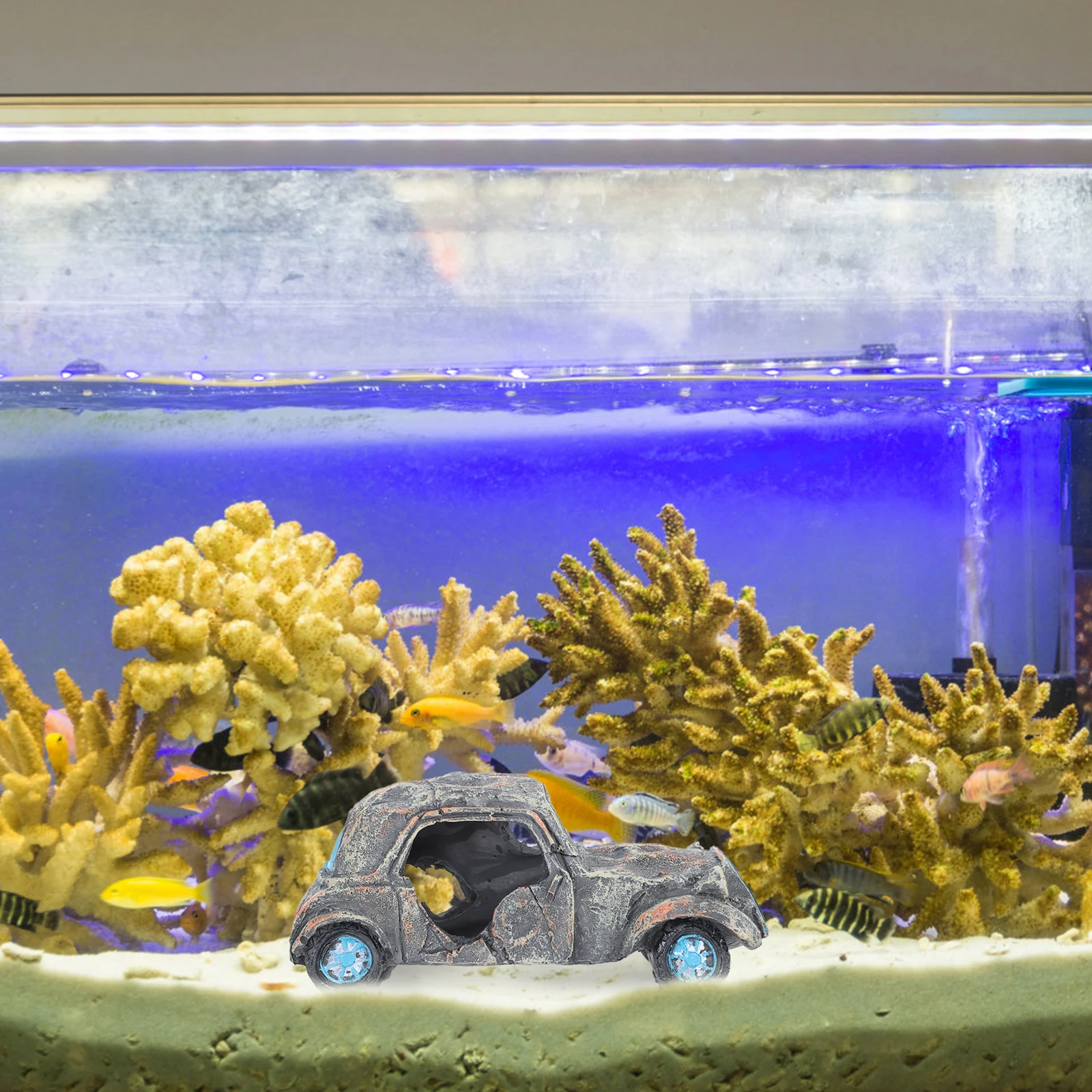 

Car Wreck Resin Decor Fish Tank naments Aquarium L scape Decoration Premium Material Safe Small Minnows Play Hide Pet Supplies